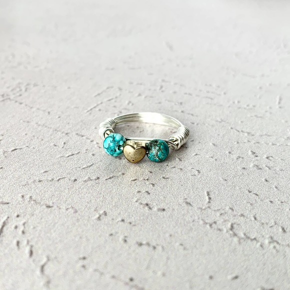 Gold Heart Spinner Ring - Turquoise Magnesite - Silver - Picture 2 of 3
